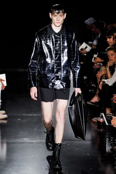 Look 27